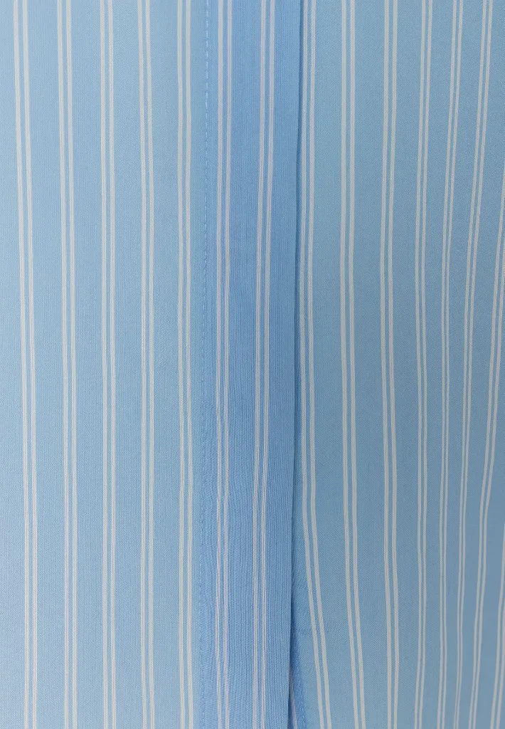 61092008-2319_web_frei_detail3.webp