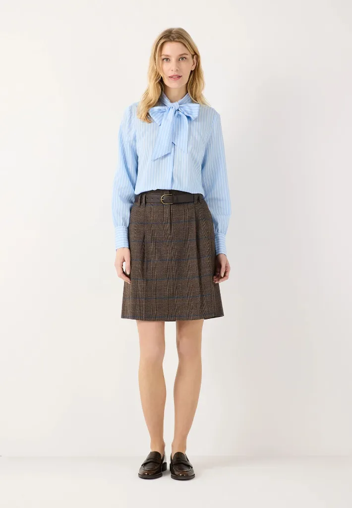 61092008-2319_web_model_detail1.webp