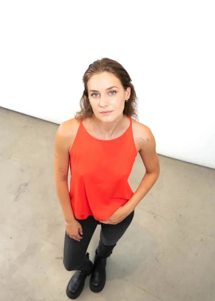 1003_1000_Tina_fieryred_960x_crop_center.webp