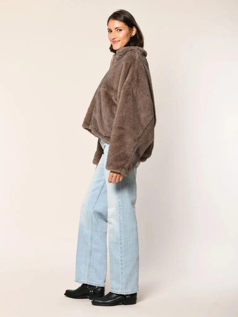 jacke-damen-whitelabel-taupe-seite-ohne-kapuze_1680x.webp