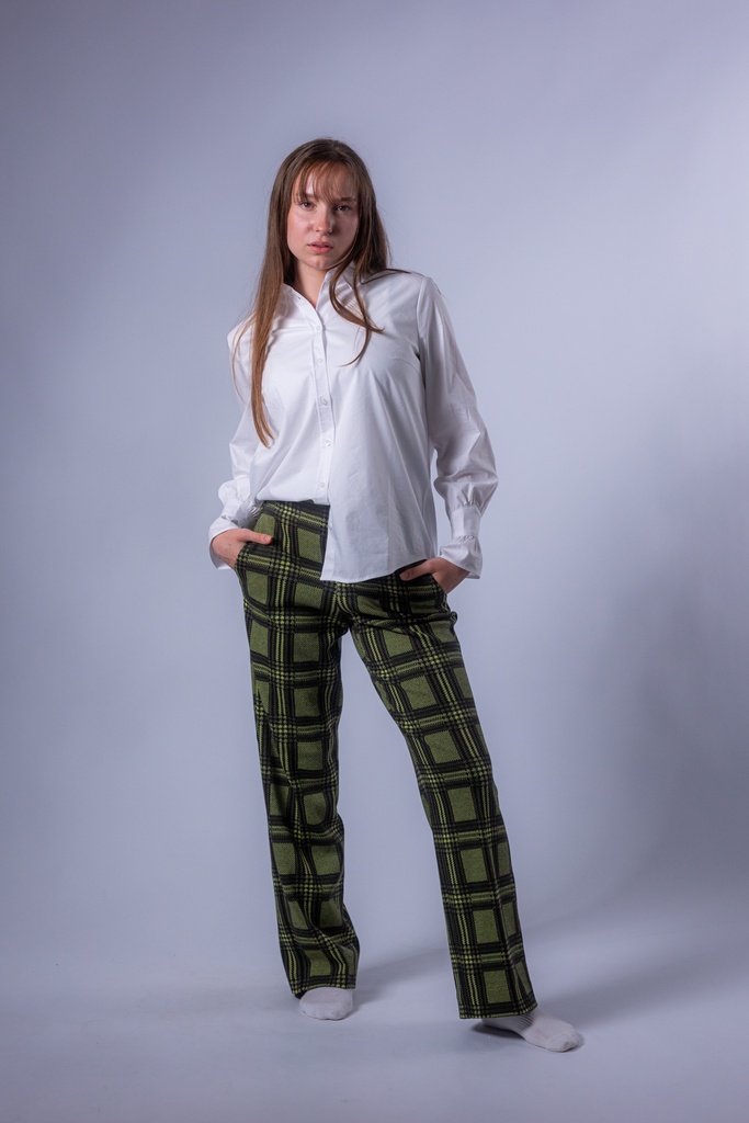 [P3498_Fenja4OL_KA-34] Marlenehose kariert in Jacquart (oliv) (34)