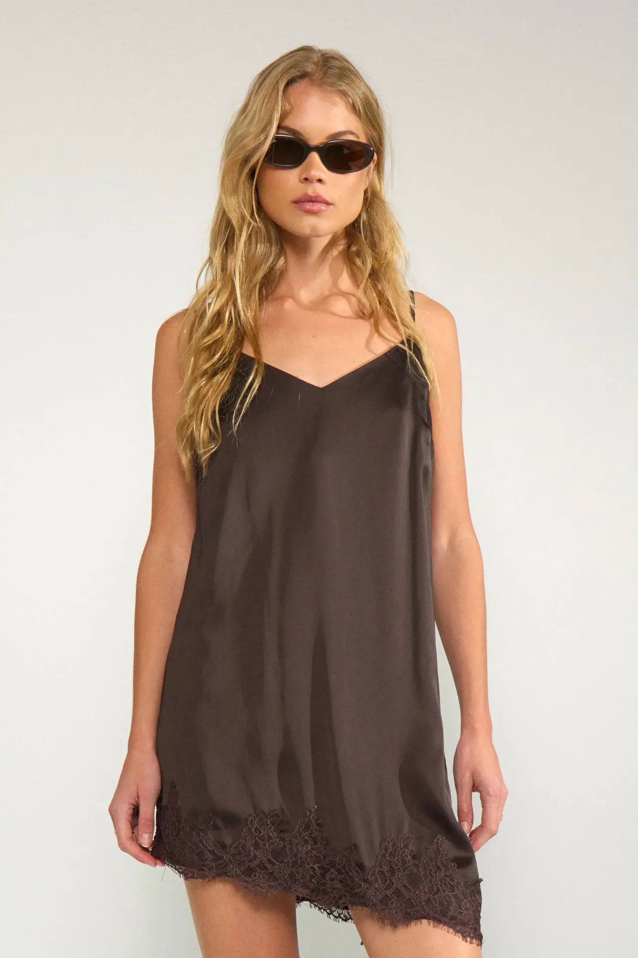 [P3502_707272_BN-34] NUNADINE Satin-Negligé mit Spitzenbesatz (34)