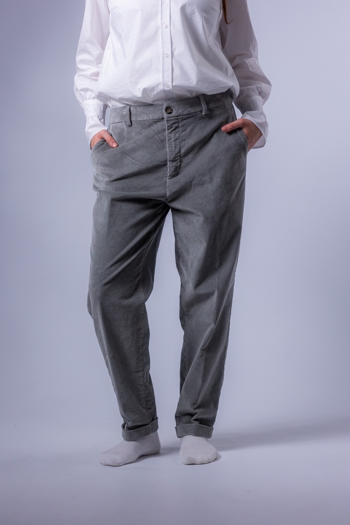Cordhose in Chinoform