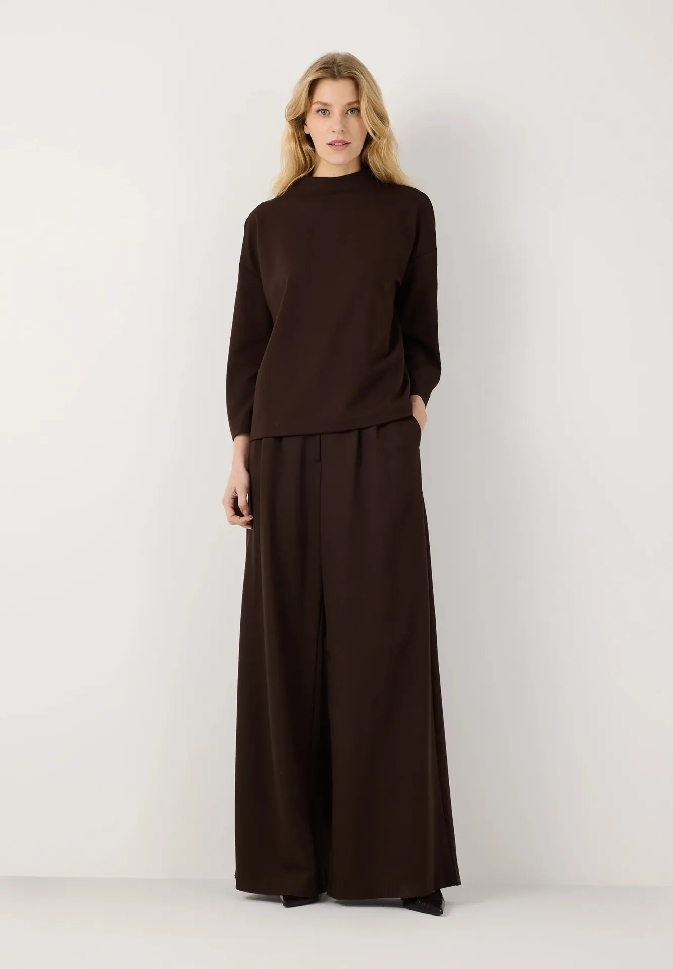 [P3536_90016_BN-34] Sweatshirt mit Turtleneck (34)