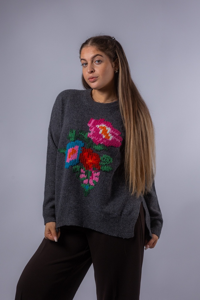 Wollpullover mit Stickerei