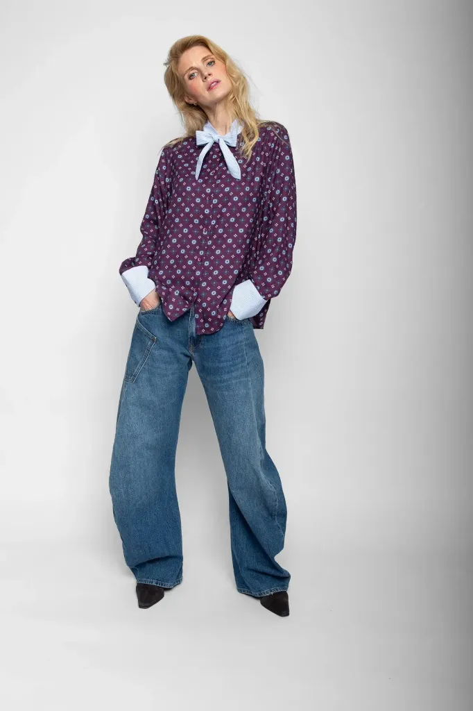 Bluse im Patch-Look mit Schluppe