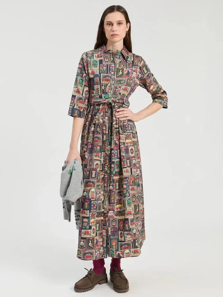 [P3568_34097_PR-34] Mehrfarbiges langes Kleid mit Poster-Motiven und Bindegürtel (34)